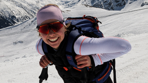 Biathlete Johanna Puff: Why inhalation therapy is my daily companion Biathlete Johanna Puff smiles at the camera during training