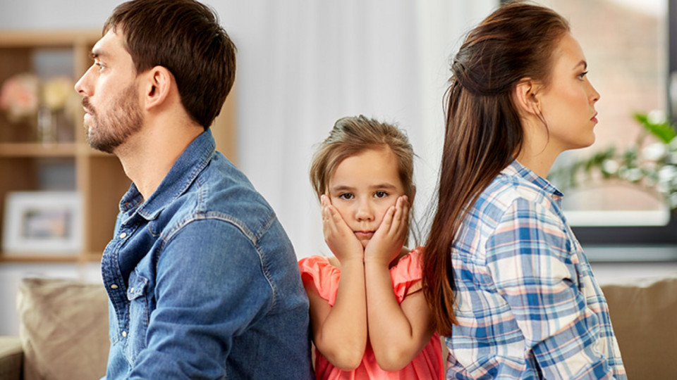 Fighting about inhalation therapy: Physiotherapist Rita Kieselmann talks about parent/child conflicts around daily respiratory therapy Family after a discussion