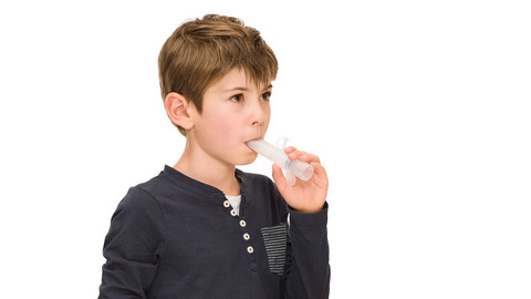 Respiratory therapy for young children – introducing inhalation therapy to children through play Boy breathing through the PARI PEP S System