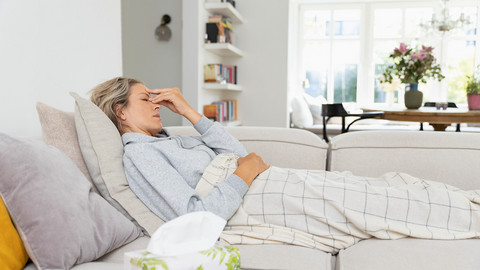 Conceiving and pregnancy with cystic fibrosis: a case report Young pregnant woman lying on the couch