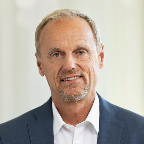 Dr. Stefan Seemann – President PARI Pharma GmbH Dr. Stefan Seemann – President PARI Pharma GmbH